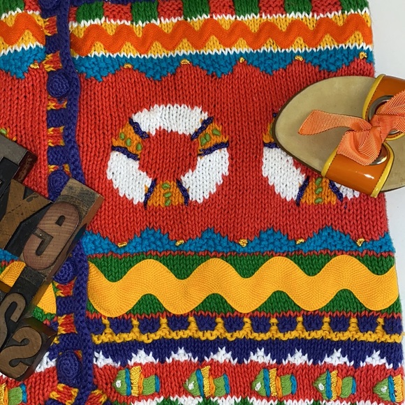 MARISA CHRISTINA Classics Beach Scene Vest - Picture 2 of 8